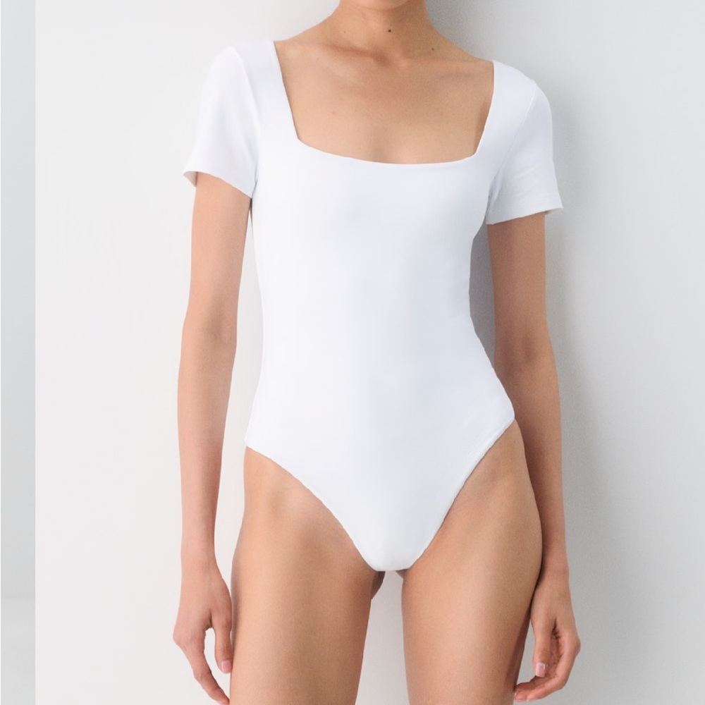 Aritzia Original Contour Squareneck Bodysuit Bright White